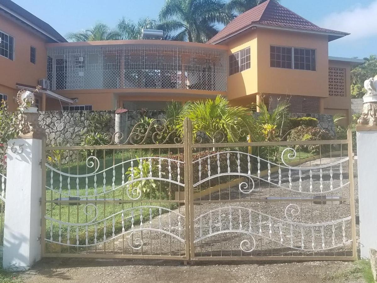 Chaudhry Holiday House מונטגו ביי מראה חיצוני תמונה
