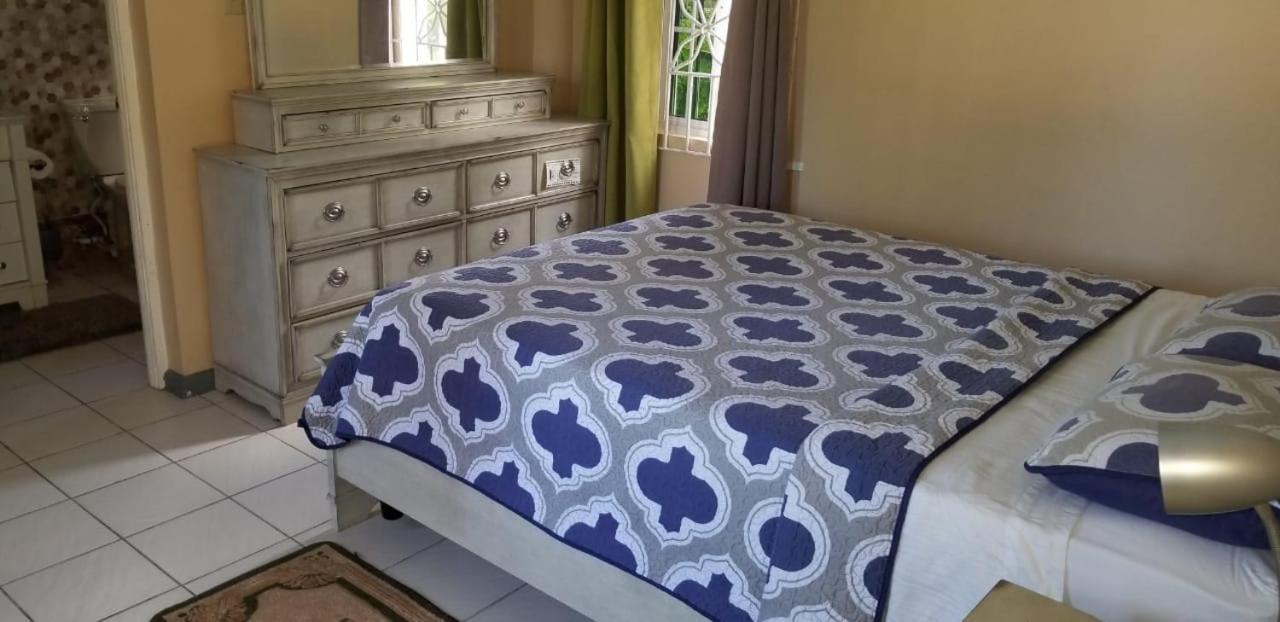 Chaudhry Holiday House מונטגו ביי מראה חיצוני תמונה