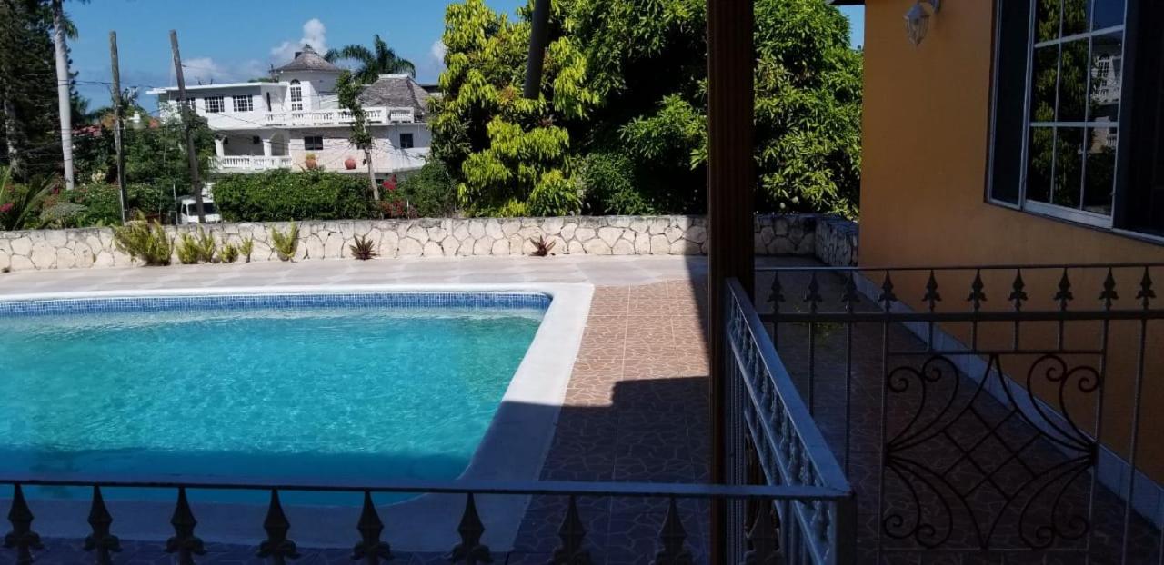 Chaudhry Holiday House מונטגו ביי מראה חיצוני תמונה