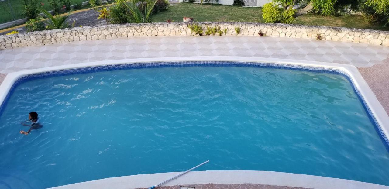 Chaudhry Holiday House מונטגו ביי מראה חיצוני תמונה