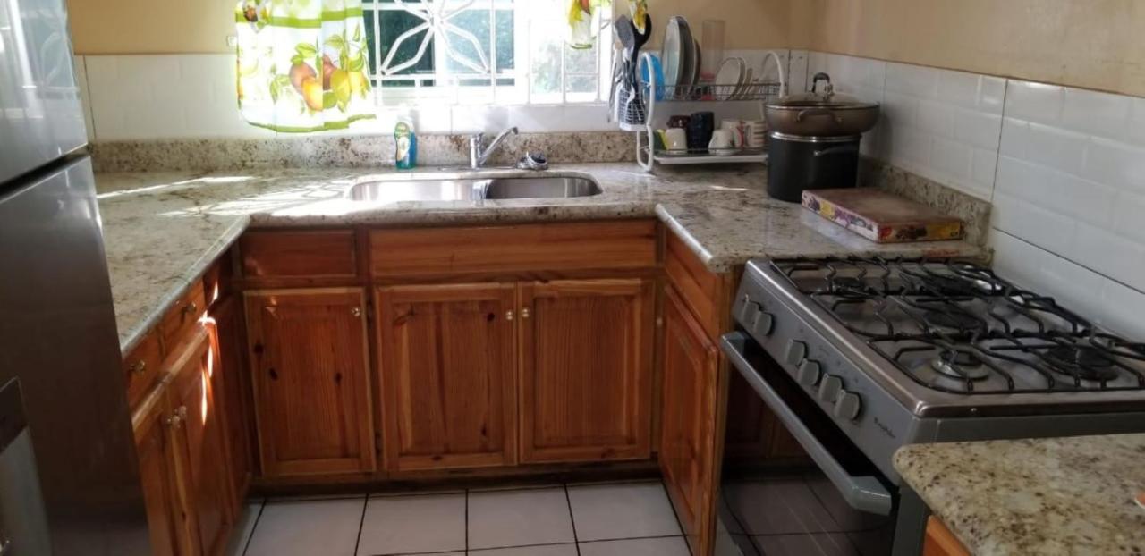 Chaudhry Holiday House מונטגו ביי מראה חיצוני תמונה