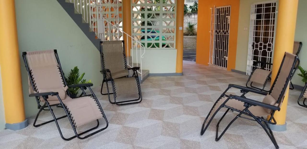 Chaudhry Holiday House מונטגו ביי מראה חיצוני תמונה