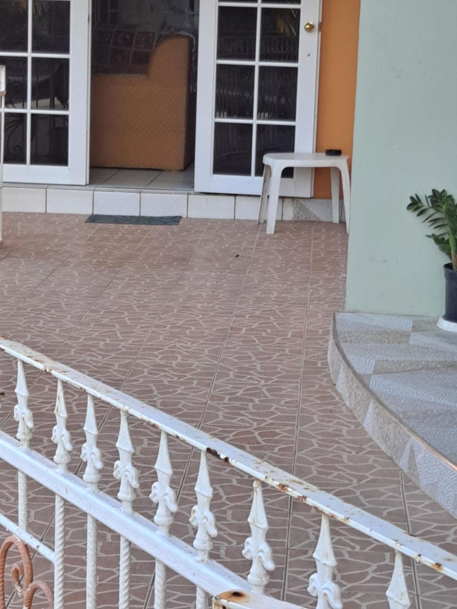 Chaudhry Holiday House מונטגו ביי מראה חיצוני תמונה